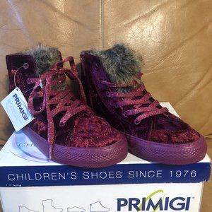 Primigi Girl Suede Booties in Dark Pink. Size 34